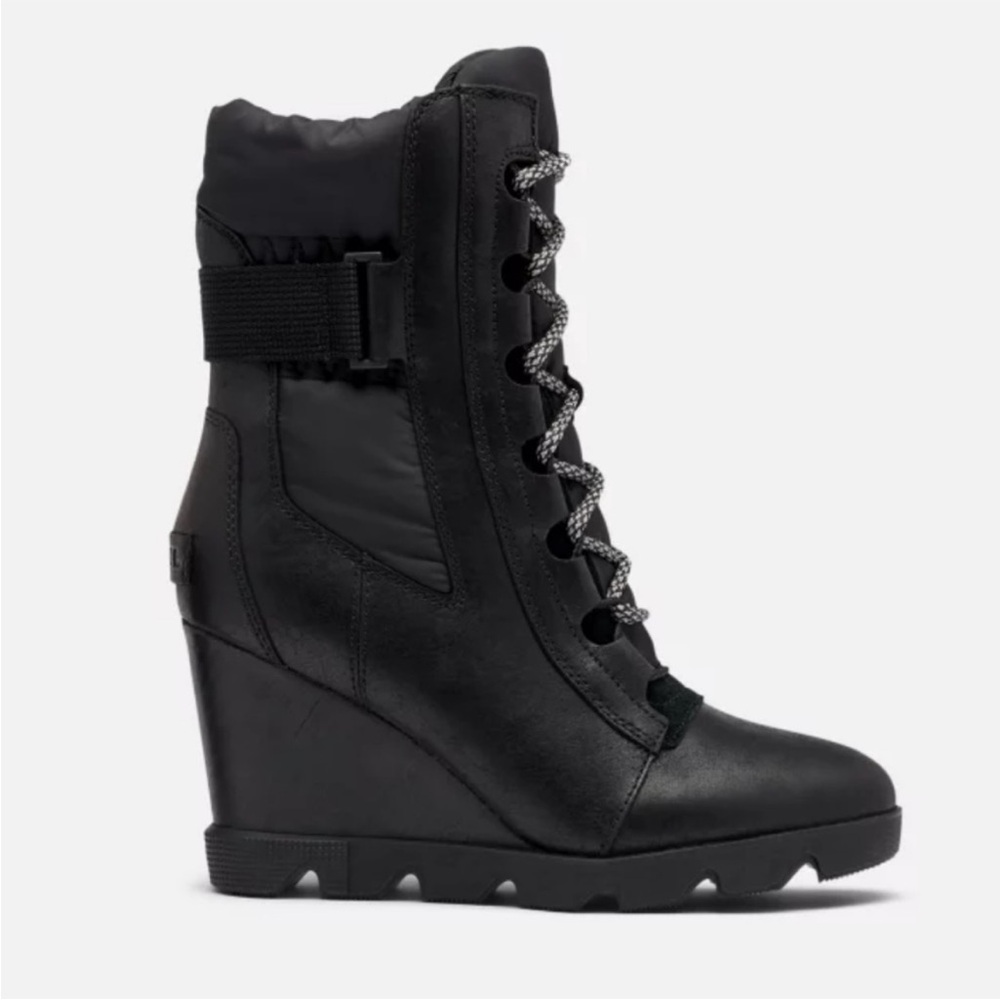 Rare!! Sorel WOMEN'S JOAN UPTOWN™ MID LACE BOOT. Never Worn.